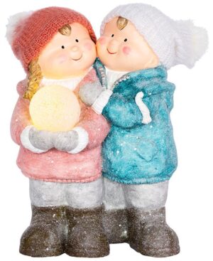 Chlapček a dievčatko so snehovou guľou
